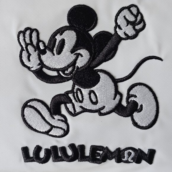 NWT LULULEMON White Everywhere Belt Bag Disney Embroidered Mickey in Motion 1L - Picture 8 of 15